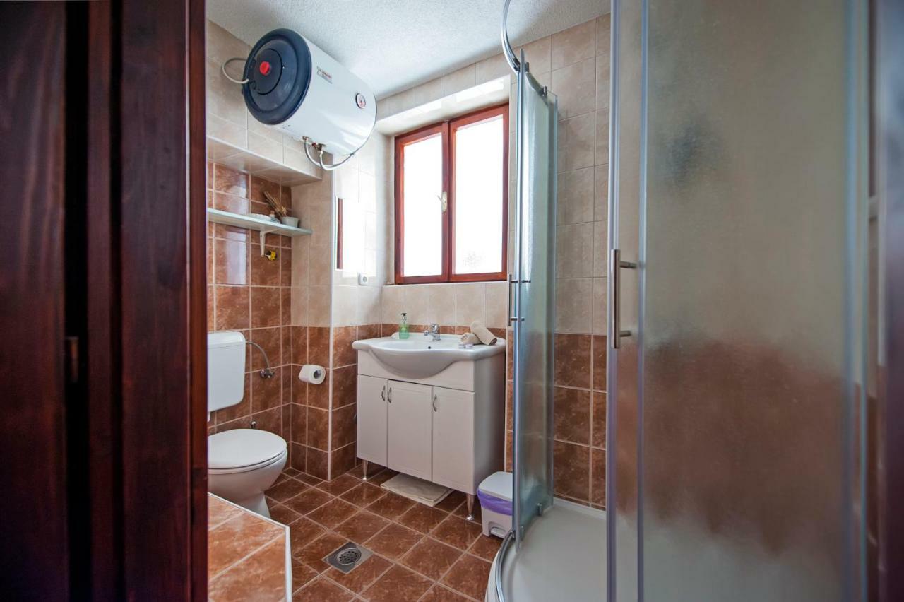 Studio Apartment Grisia روفينج المظهر الخارجي الصورة