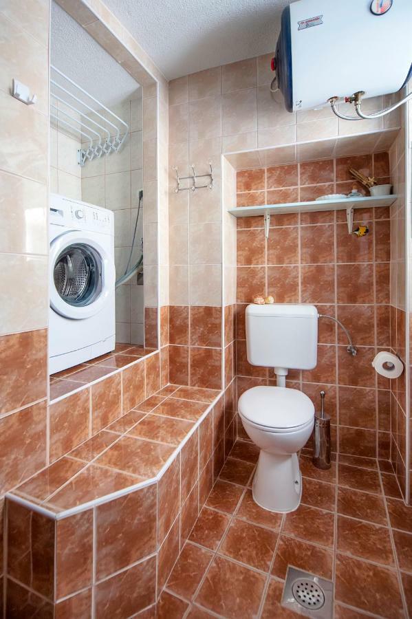 Studio Apartment Grisia روفينج المظهر الخارجي الصورة