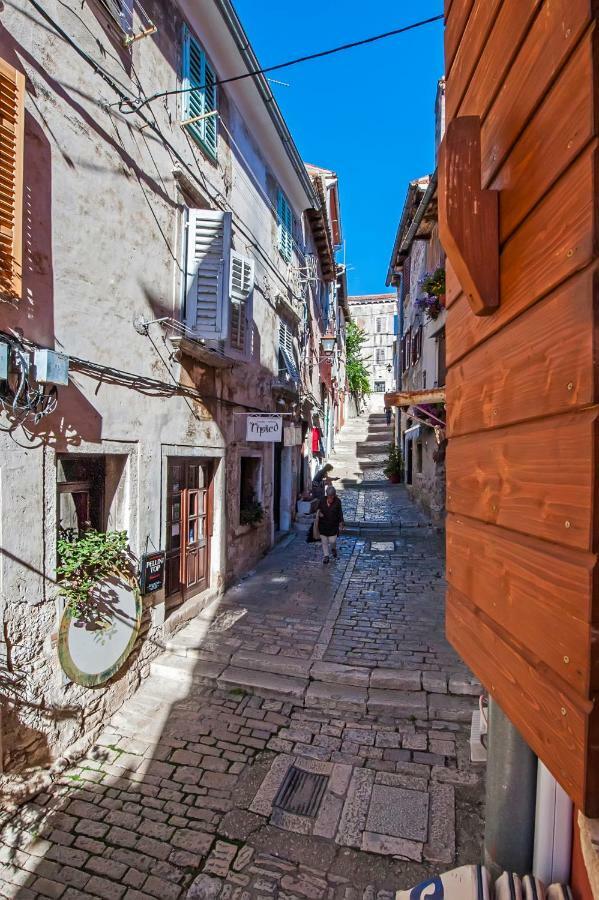 Studio Apartment Grisia روفينج المظهر الخارجي الصورة